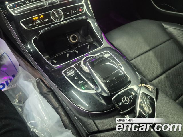 Mercedes-Benz E-Class E300 4MATIC AV Intelligent Drive