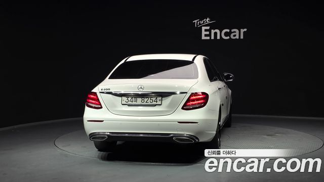 Mercedes-Benz E-Class E200 Avantgarde