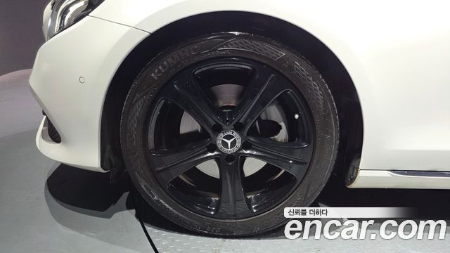 Mercedes-Benz E-Class E200 Avantgarde