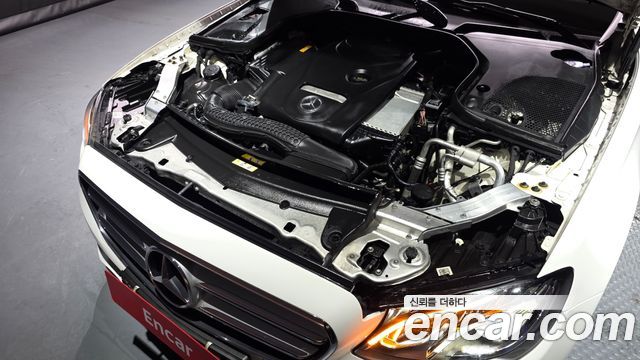 Mercedes-Benz E-Class E200 Avantgarde