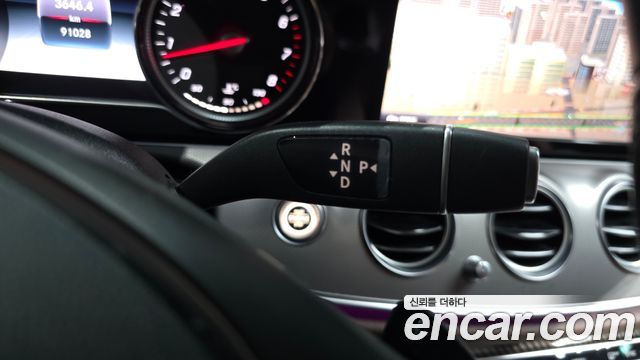 Mercedes-Benz E-Class E200 Avantgarde