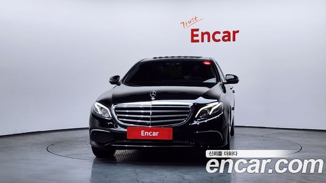 Mercedes-Benz E-Class E300 4MATIC Exclusive