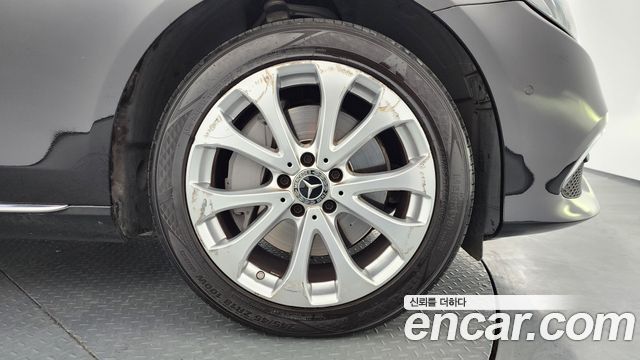 Mercedes-Benz E-Class E300 4MATIC Exclusive