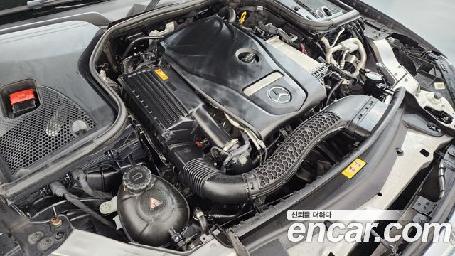 Mercedes-Benz E-Class E300 4MATIC Exclusive