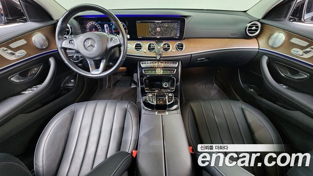 Mercedes-Benz E-Class E300 4MATIC Exclusive