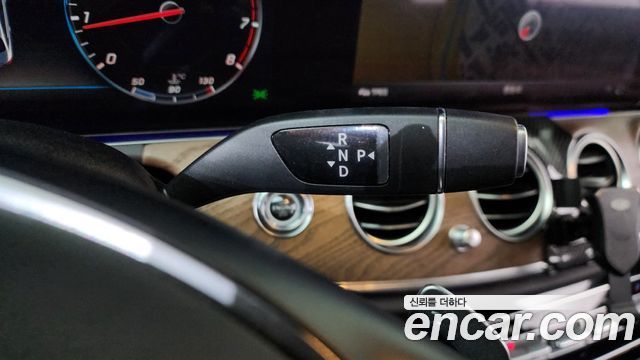 Mercedes-Benz E-Class E300 4MATIC Exclusive