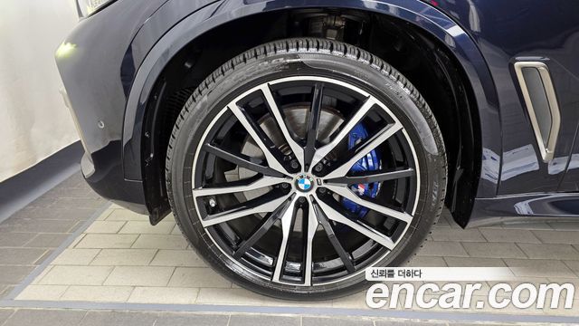 BMW X5 M50d First Edition