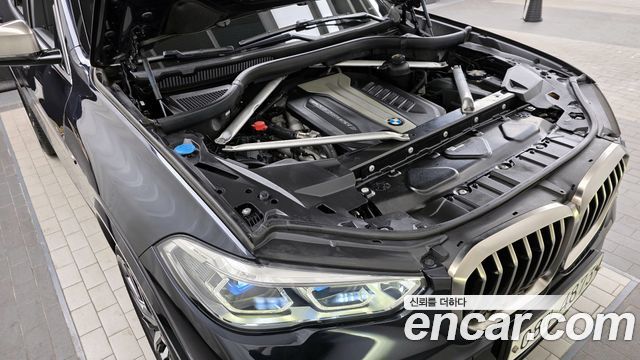 BMW X5 M50d First Edition
