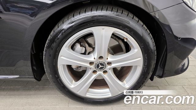 Mercedes-Benz E-Class E200 Avantgarde