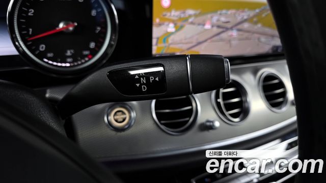 Mercedes-Benz E-Class E200 Avantgarde
