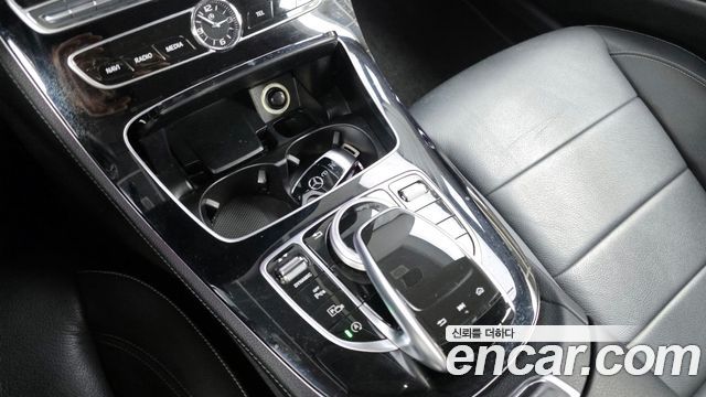 Mercedes-Benz E-Class E200 Avantgarde