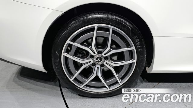 Mercedes-Benz E-Class E300d 4MATIC Coupe