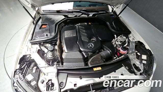 Mercedes-Benz E-Class E300d 4MATIC Coupe