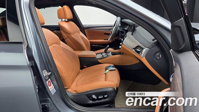 BMW 5-Series 520d xDrive M Sport Package Plus