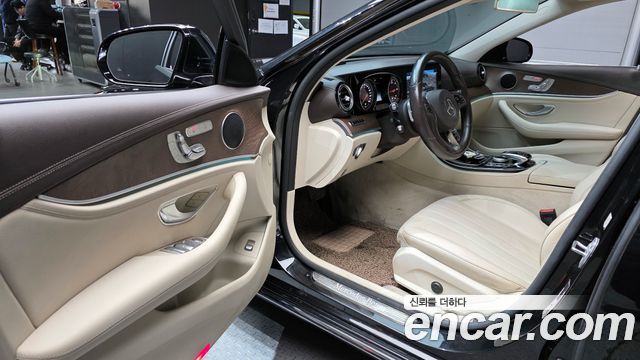 Mercedes-Benz E-Class E220d Exclusive