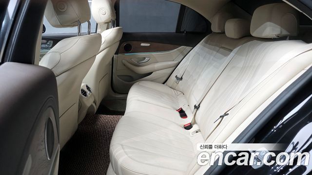 Mercedes-Benz E-Class E220d Exclusive