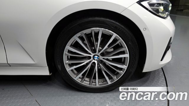 BMW 3-Series 320d Luxury