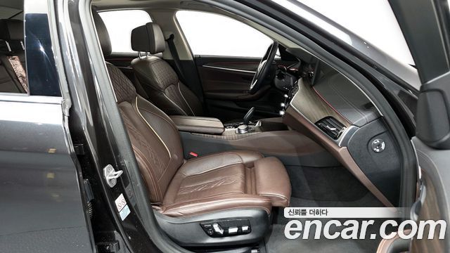BMW 5-Series 523d Luxury