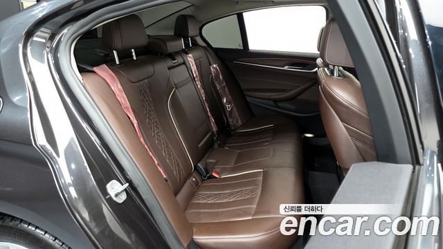 BMW 5-Series 523d Luxury