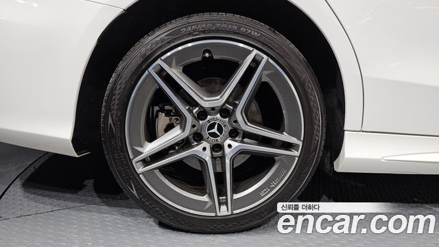 Mercedes-Benz C-Class C200 AMG Line