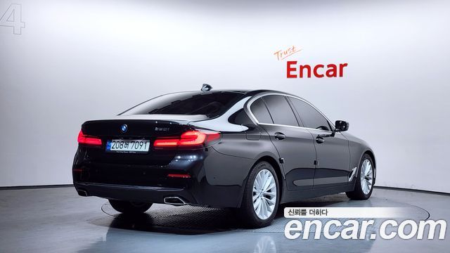 BMW 5-Series 520i Luxury
