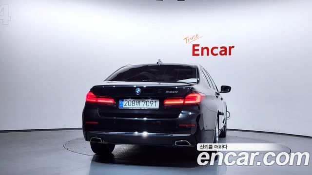 BMW 5-Series 520i Luxury