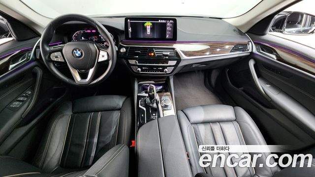 BMW 5-Series 520i Luxury