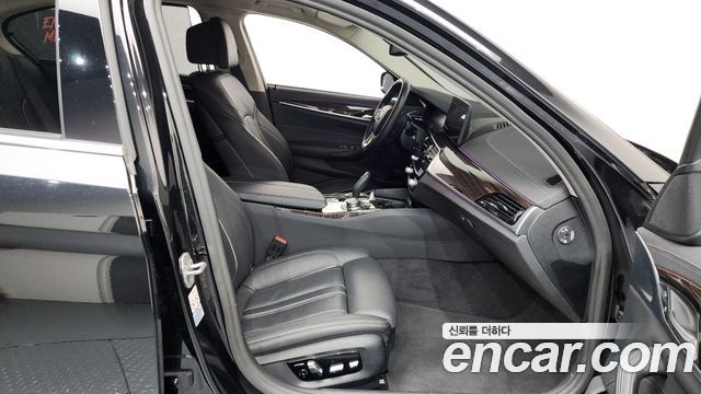 BMW 5-Series 520i Luxury