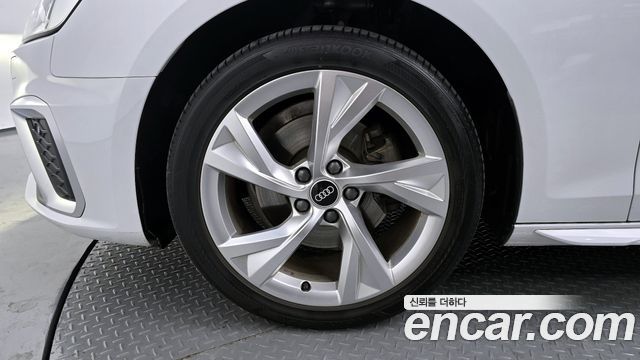 Audi A4 40 TFSI Premium