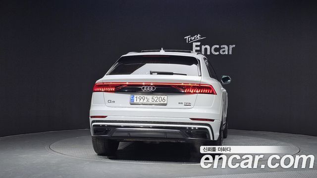 Audi Q8 55 TFSI Quattro Premium