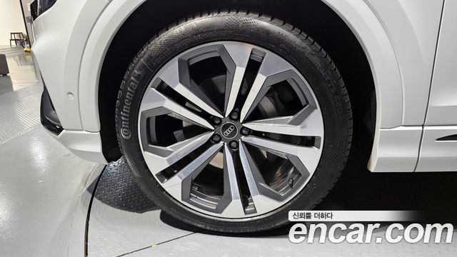 Audi Q8 55 TFSI Quattro Premium
