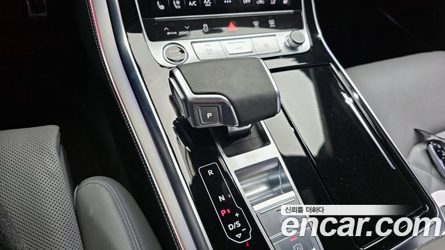 Audi Q8 55 TFSI Quattro Premium