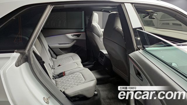 Audi Q8 55 TFSI Quattro Premium