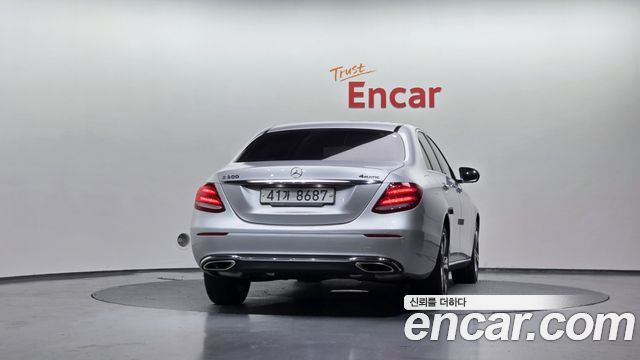 Mercedes-Benz E-Class E300 4MATIC Avnatgarde