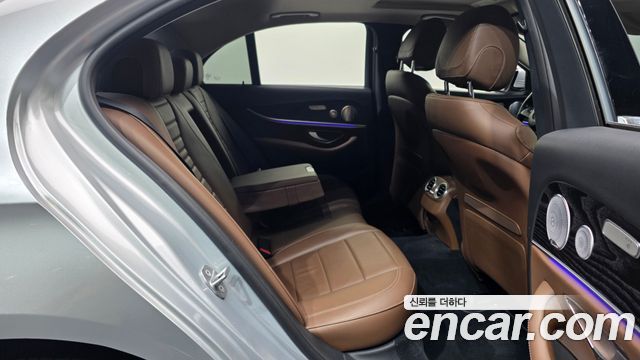 Mercedes-Benz E-Class E300 4MATIC Avnatgarde