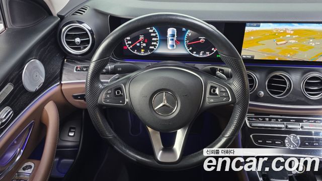 Mercedes-Benz E-Class E300 4MATIC Avnatgarde