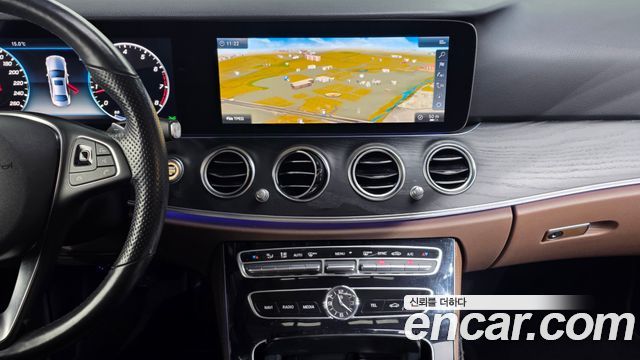 Mercedes-Benz E-Class E300 4MATIC Avnatgarde
