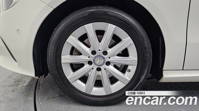 Mercedes-Benz A-Class A200