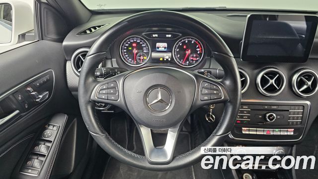Mercedes-Benz A-Class A200