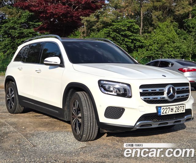 Mercedes-Benz GLB-Class GLB220