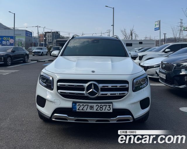 Mercedes-Benz GLB-Class GLB220