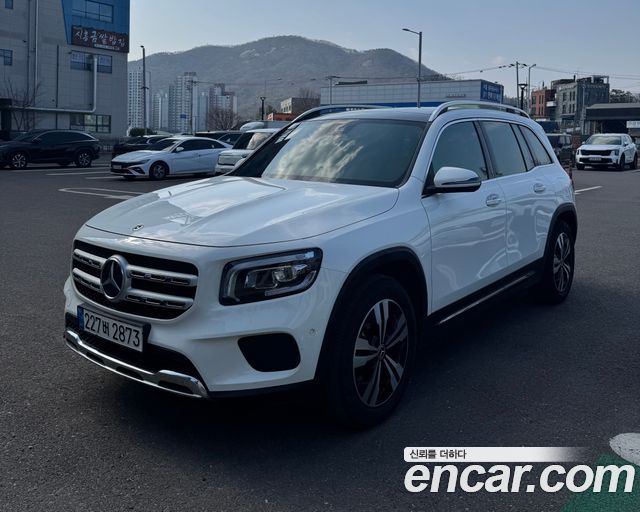 Mercedes-Benz GLB-Class GLB220