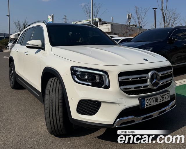 Mercedes-Benz GLB-Class GLB220