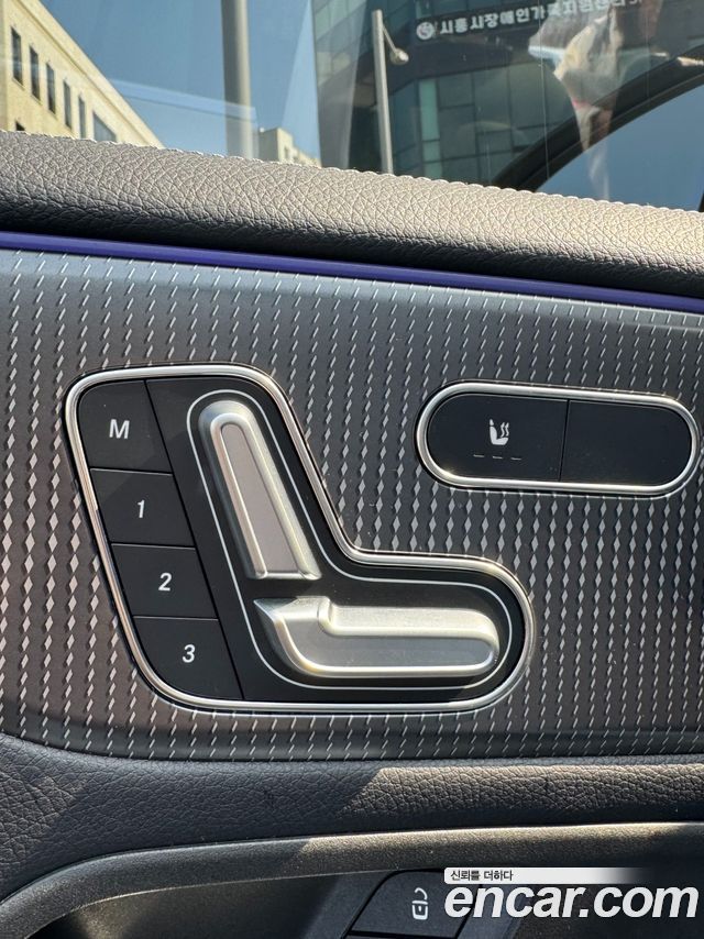 Mercedes-Benz GLB-Class GLB220