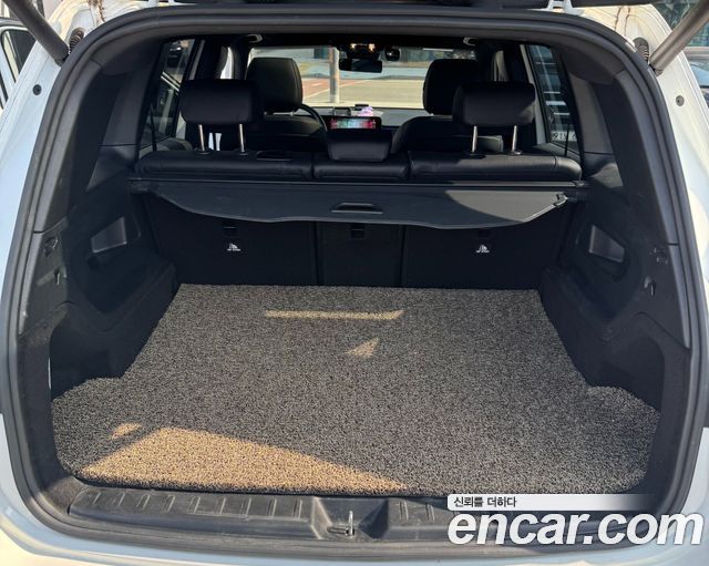 Mercedes-Benz GLB-Class GLB220