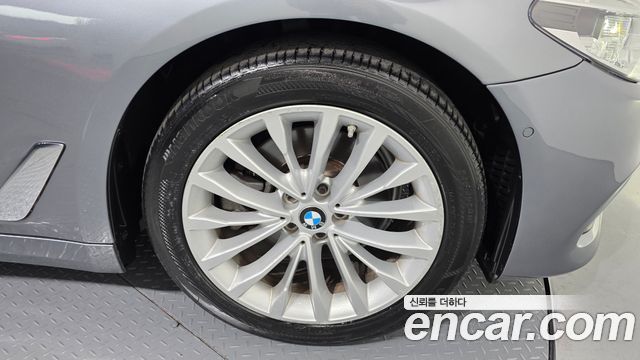 BMW 5-Series 520d Luxury Special Edition