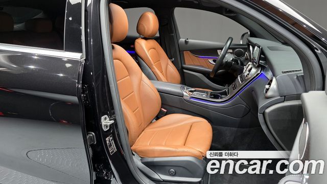 Mercedes-Benz GLC-Class GLC300e 4MATIC Coupe