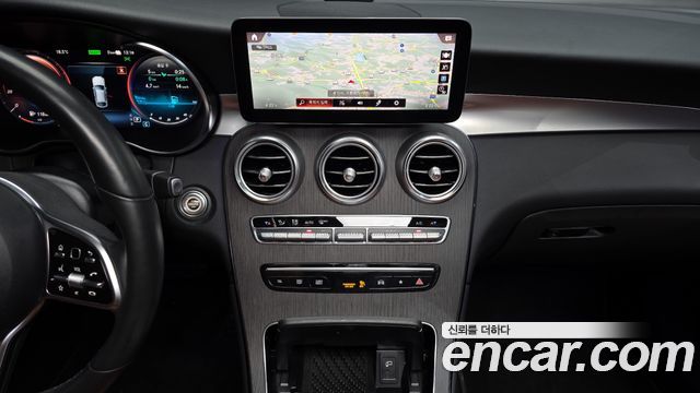 Mercedes-Benz GLC-Class GLC300e 4MATIC Coupe