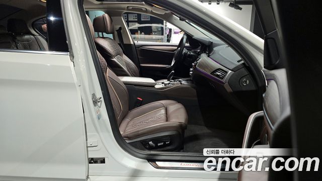 BMW 5-Series 520d Luxury Plus