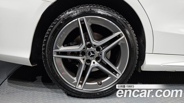 Mercedes-Benz C-Class C220 d 4MATIC AMG Line